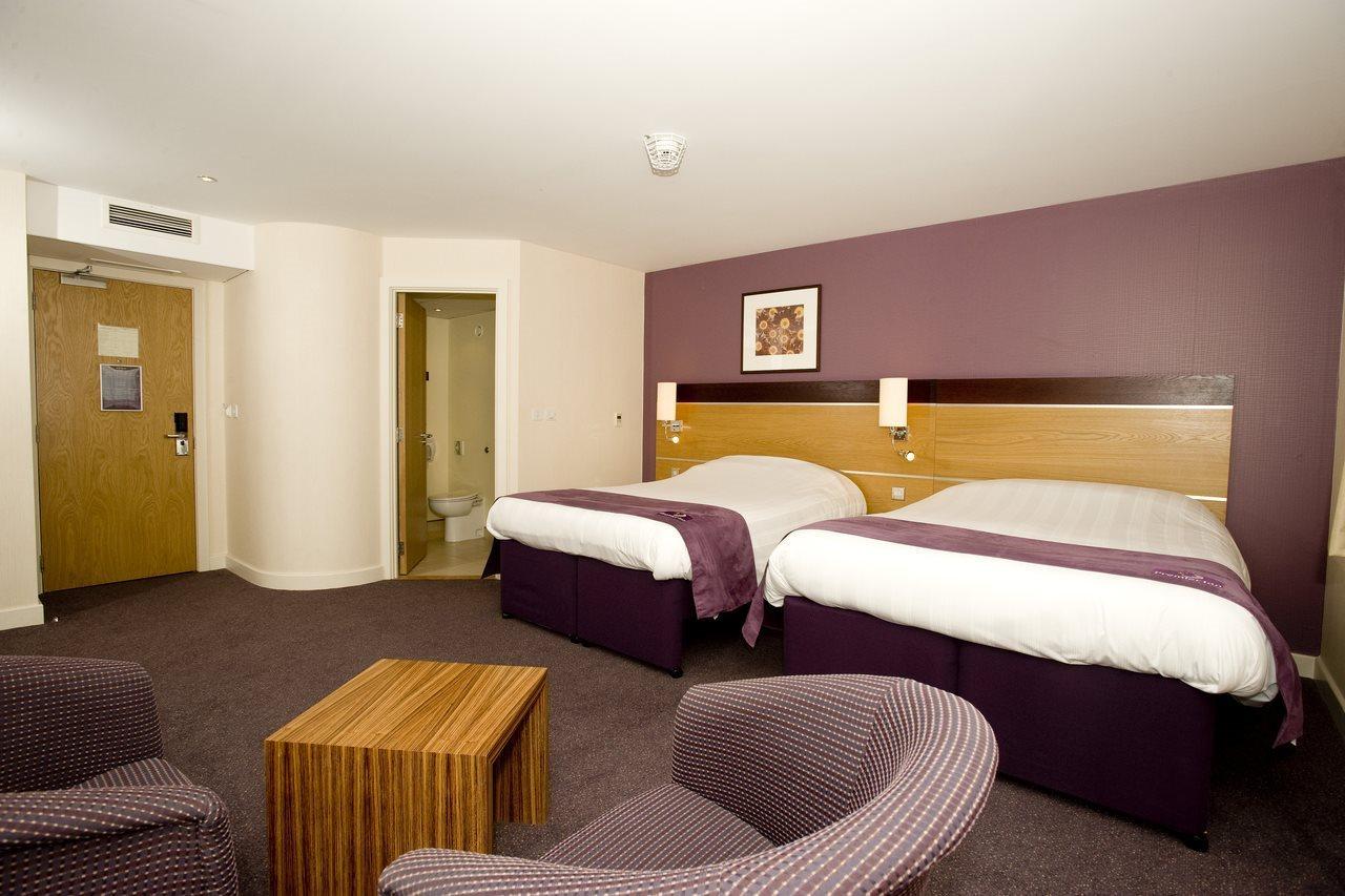 Premier Inn Dublin Airport Swords Eksteriør billede