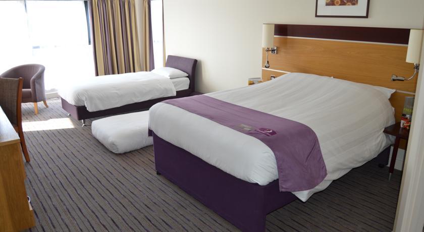 Premier Inn Dublin Airport Swords Eksteriør billede