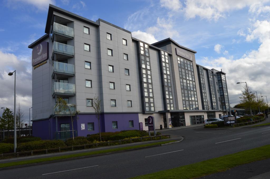 Premier Inn Dublin Airport Swords Eksteriør billede