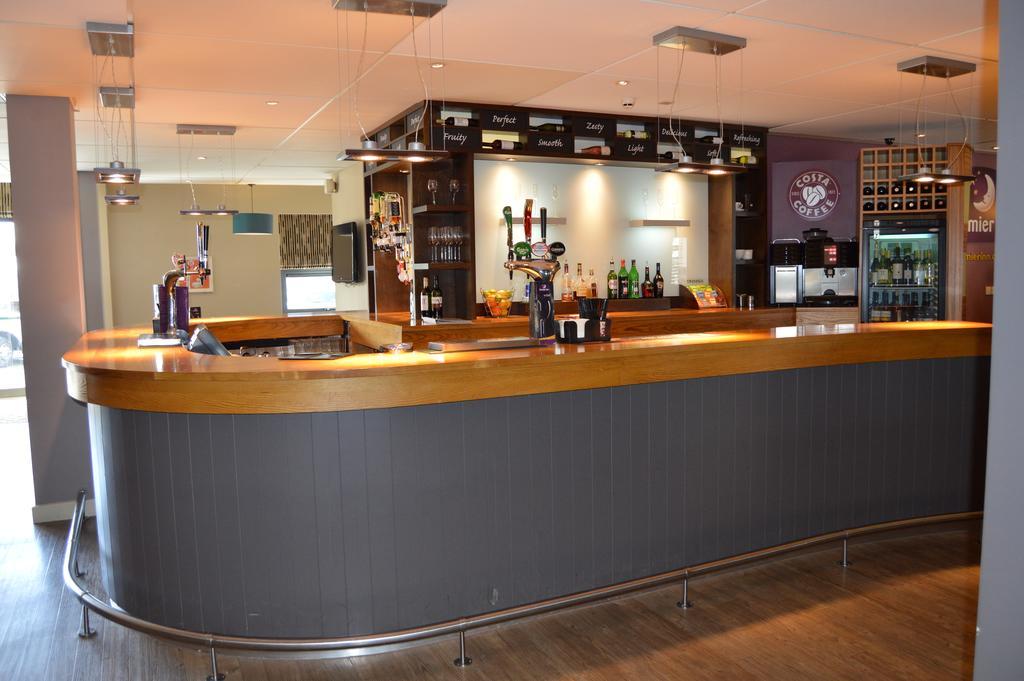 Premier Inn Dublin Airport Swords Eksteriør billede