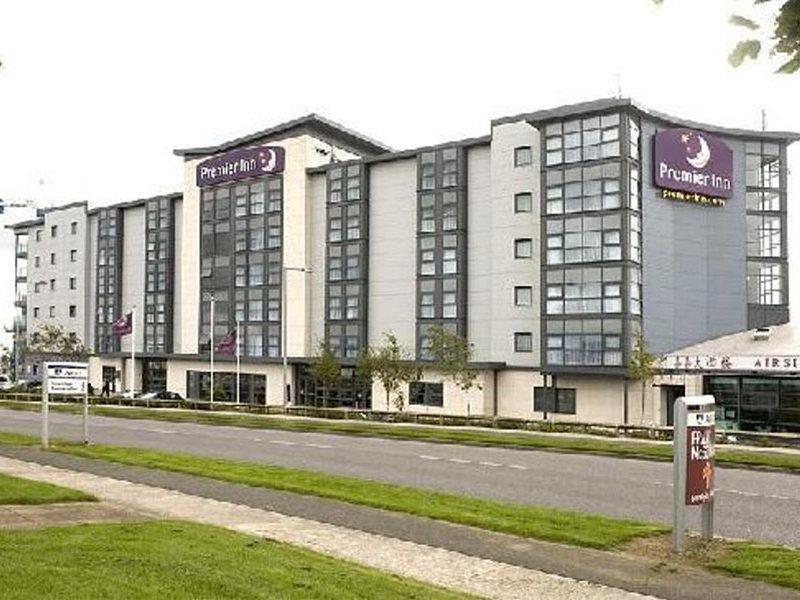 Premier Inn Dublin Airport Swords Eksteriør billede