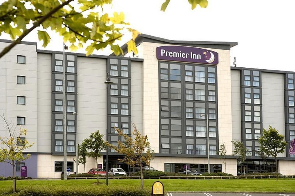 Premier Inn Dublin Airport Swords Eksteriør billede