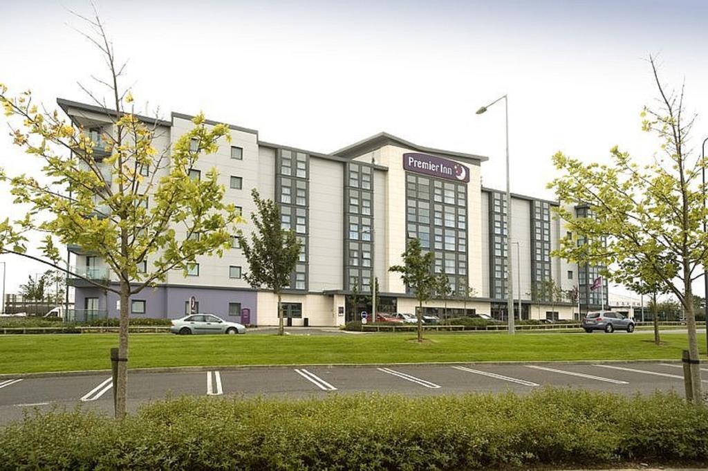 Premier Inn Dublin Airport Swords Eksteriør billede